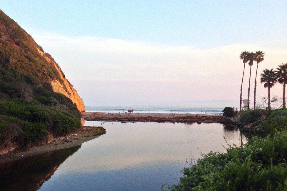 https://mdw-travel-data-us-east-1.s3.amazonaws.com/img/country/Mexico/El-Burro-Beach/img_03.jpg