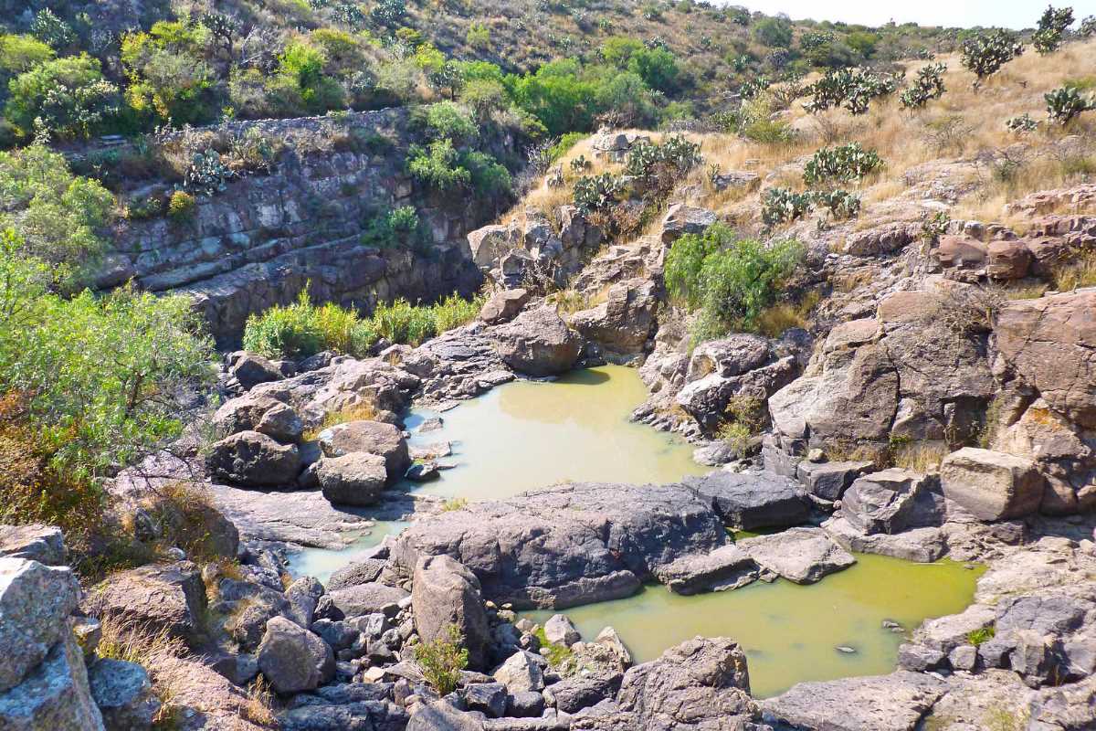 https://mdw-travel-data-us-east-1.s3.amazonaws.com/img/country/Mexico/El-Charco-del-Ingenio/img_00.jpg