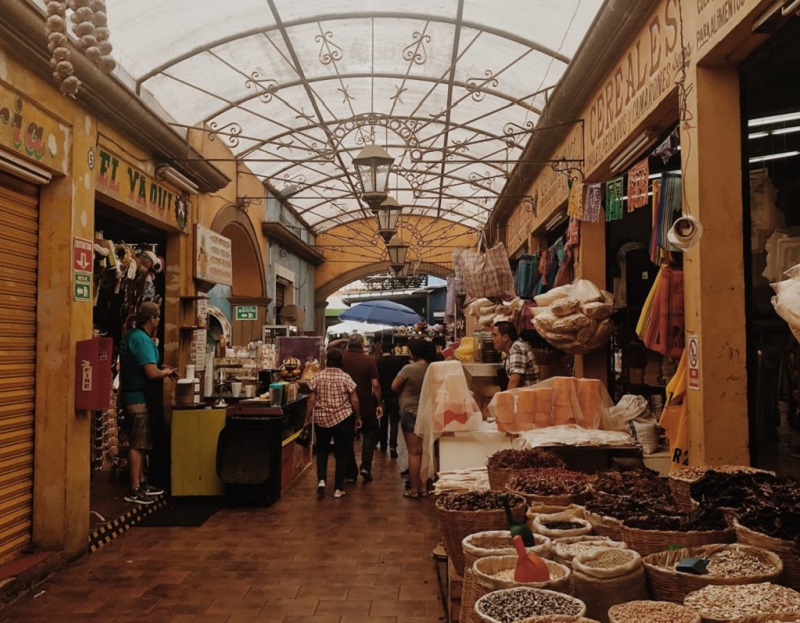 https://mdw-travel-data-us-east-1.s3.amazonaws.com/img/country/Mexico/El-Popo-Market/img_00.jpg