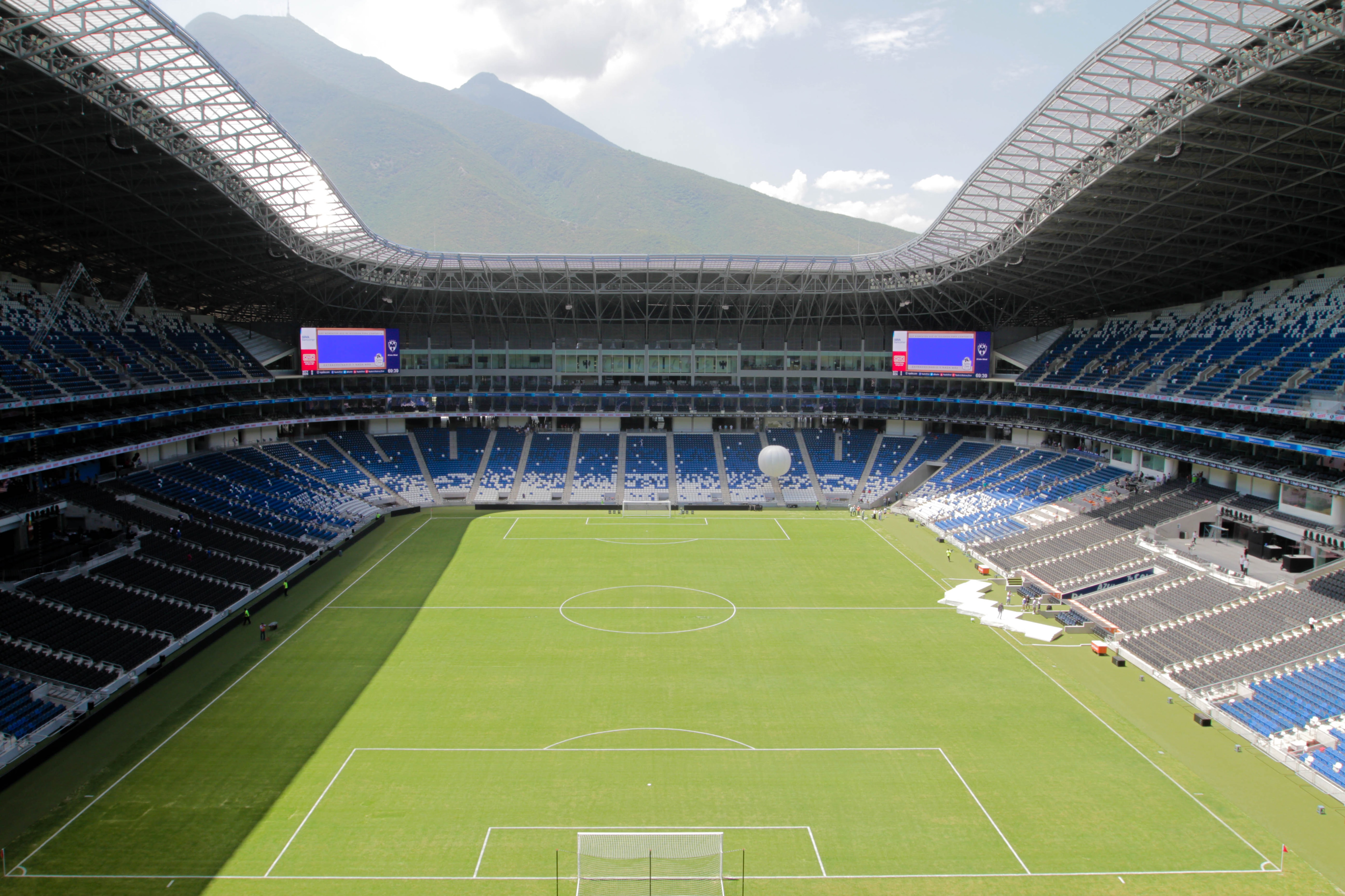 https://mdw-travel-data-us-east-1.s3.amazonaws.com/img/country/Mexico/Estadio-BBVA-Bancomer/img_02.jpg