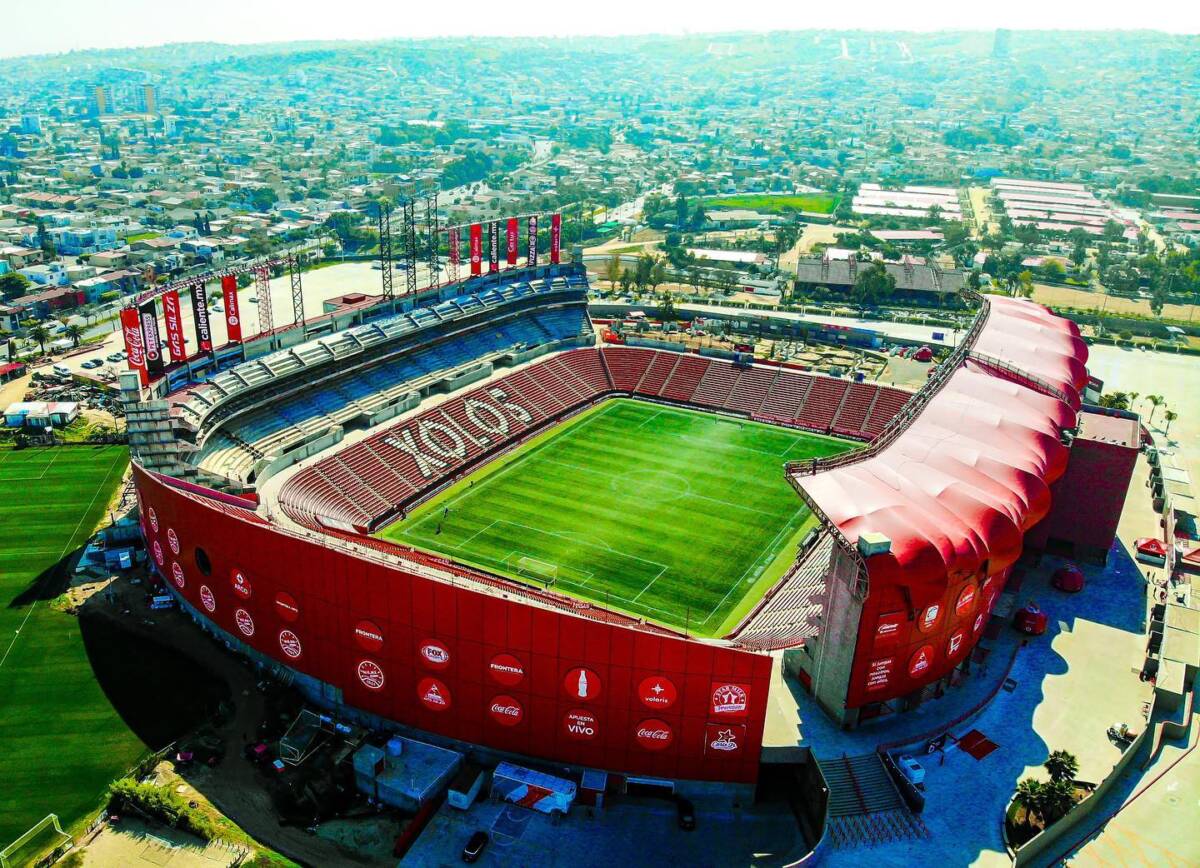 https://mdw-travel-data-us-east-1.s3.amazonaws.com/img/country/Mexico/Estadio-Caliente/img_00.jpg