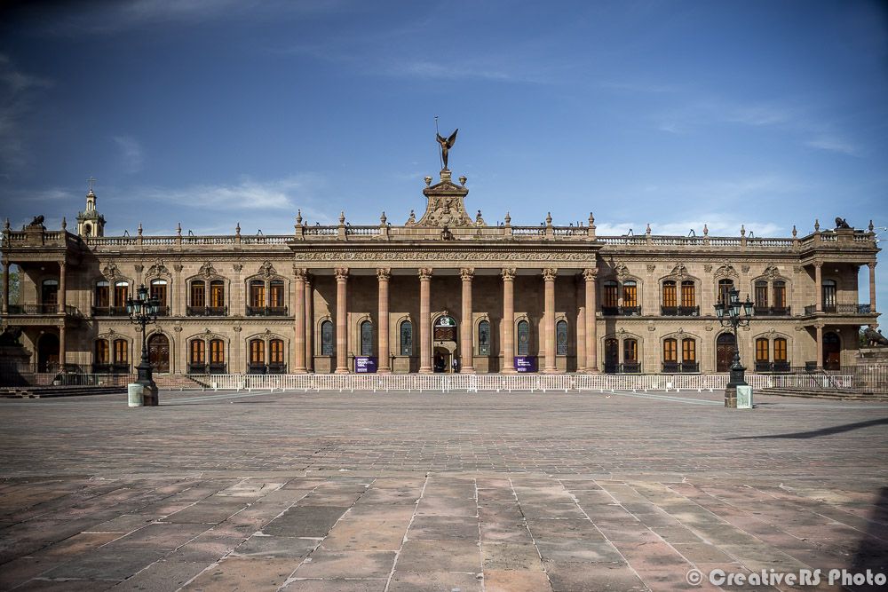 https://mdw-travel-data-us-east-1.s3.amazonaws.com/img/country/Mexico/Explanada-de-los-Heroes/img_00.jpg