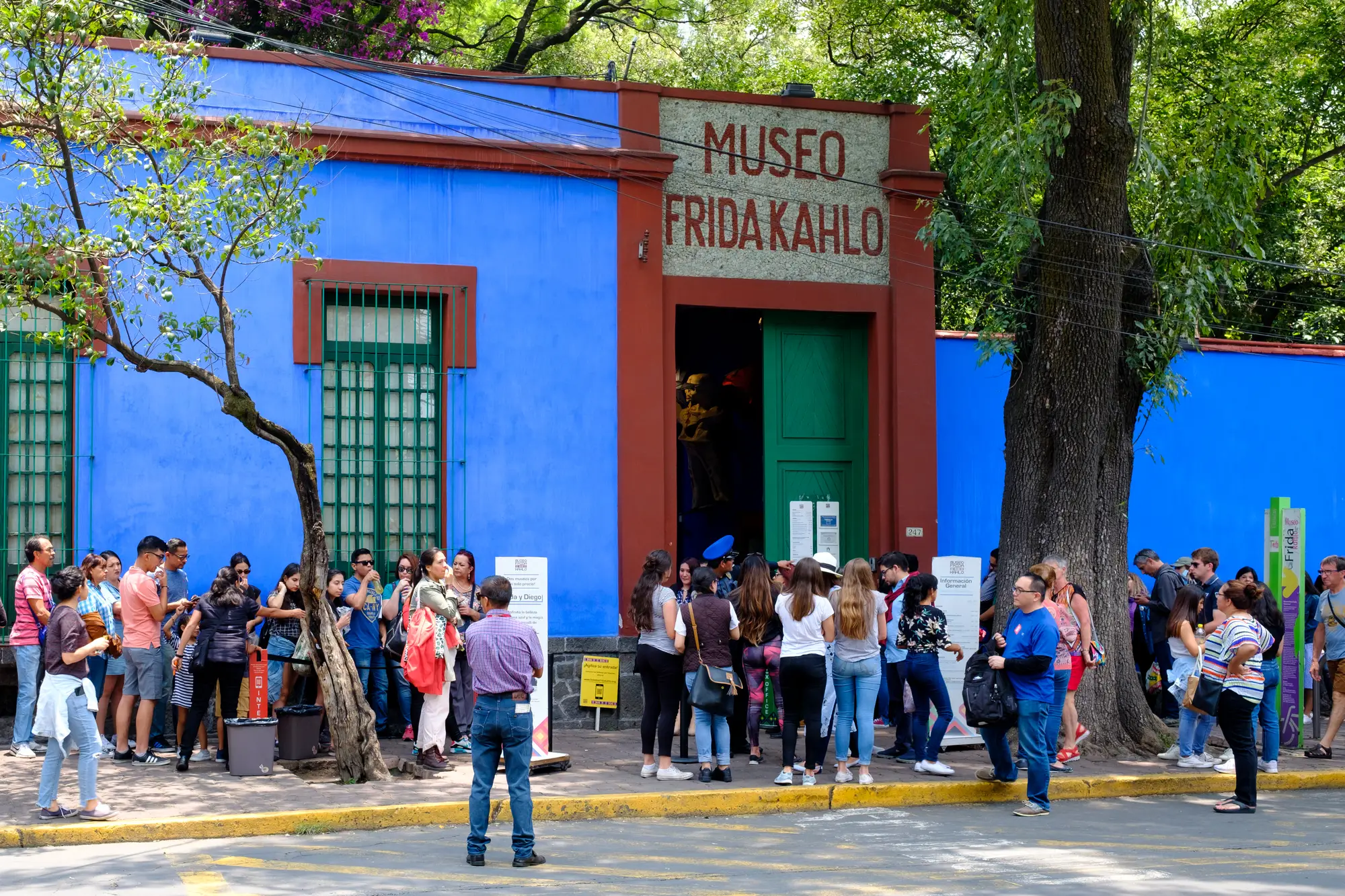 https://mdw-travel-data-us-east-1.s3.amazonaws.com/img/country/Mexico/Frida-Kahlo-Museum/img_02.jpg