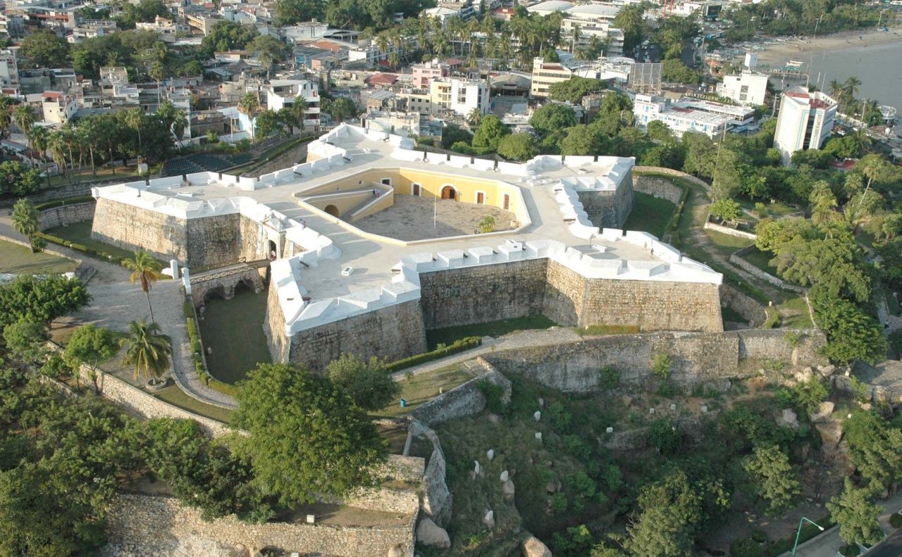 https://mdw-travel-data-us-east-1.s3.amazonaws.com/img/country/Mexico/Fuerte-de-San-Diego/img_00.jpg
