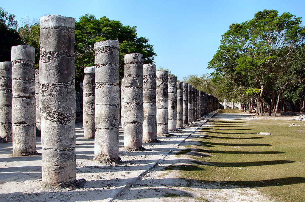 https://mdw-travel-data-us-east-1.s3.amazonaws.com/img/country/Mexico/Group-of-the-Thousand-Columns/img_00.jpg