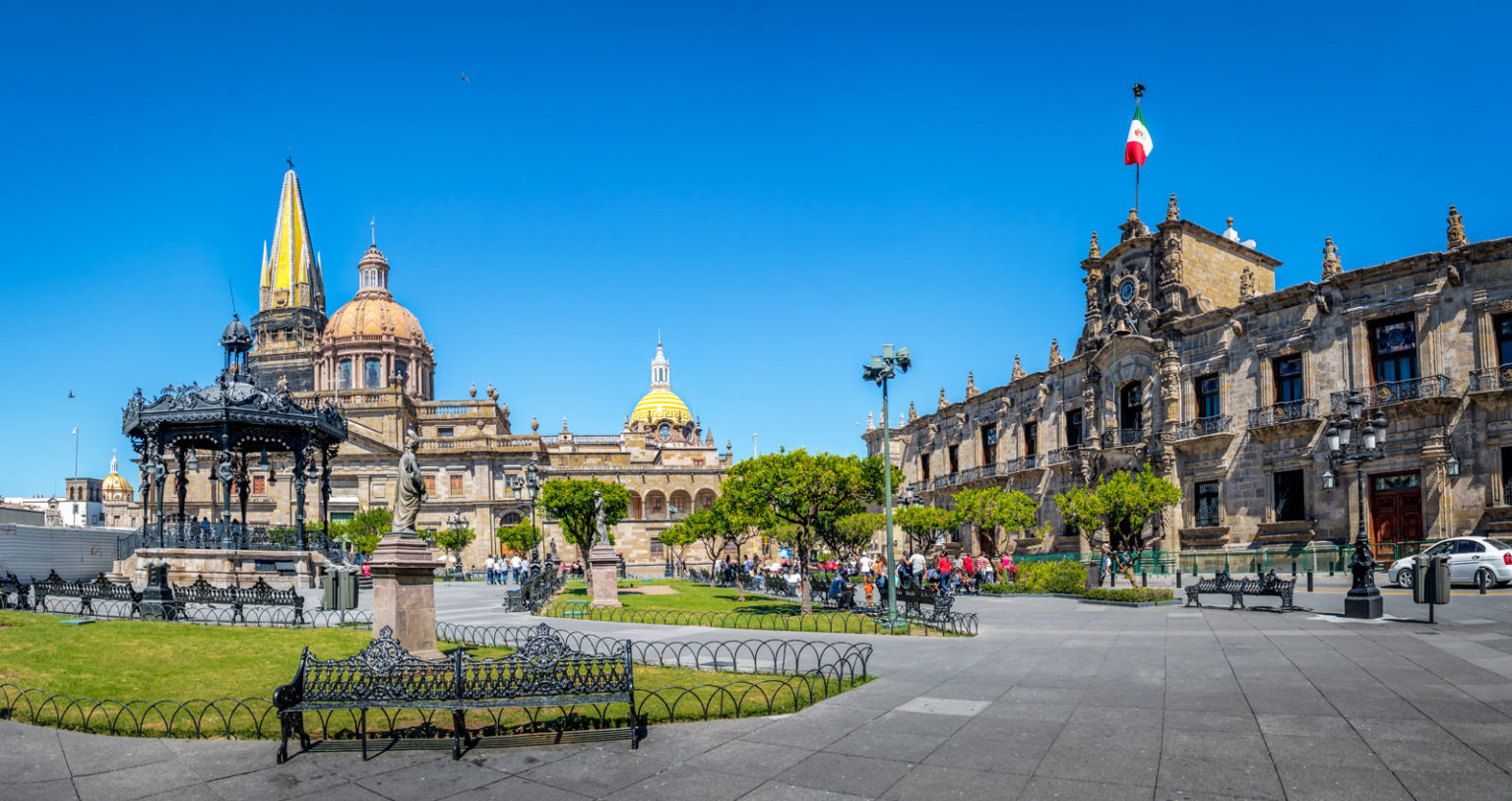 https://mdw-travel-data-us-east-1.s3.amazonaws.com/img/country/Mexico/Guadalajara-Cathedral/img_02.jpg