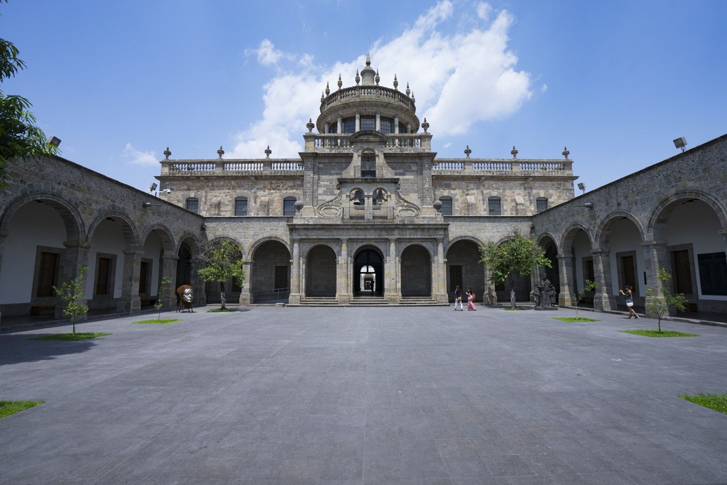 https://mdw-travel-data-us-east-1.s3.amazonaws.com/img/country/Mexico/Hospicio-Cabanas/img_01.jpg
