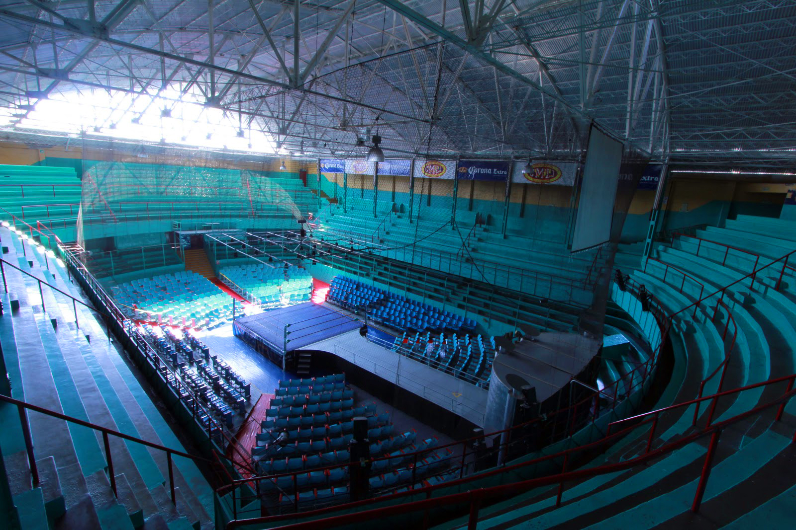https://mdw-travel-data-us-east-1.s3.amazonaws.com/img/country/Mexico/Ice-Arena-Puebla/img_00.jpg