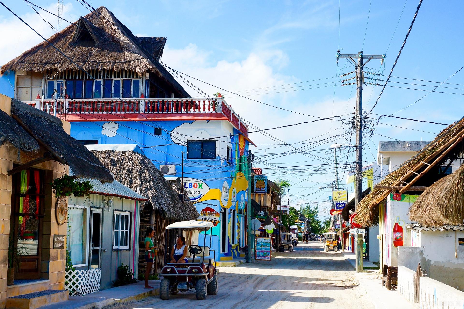 https://mdw-travel-data-us-east-1.s3.amazonaws.com/img/country/Mexico/Isla-Holbox/img_02.jpg