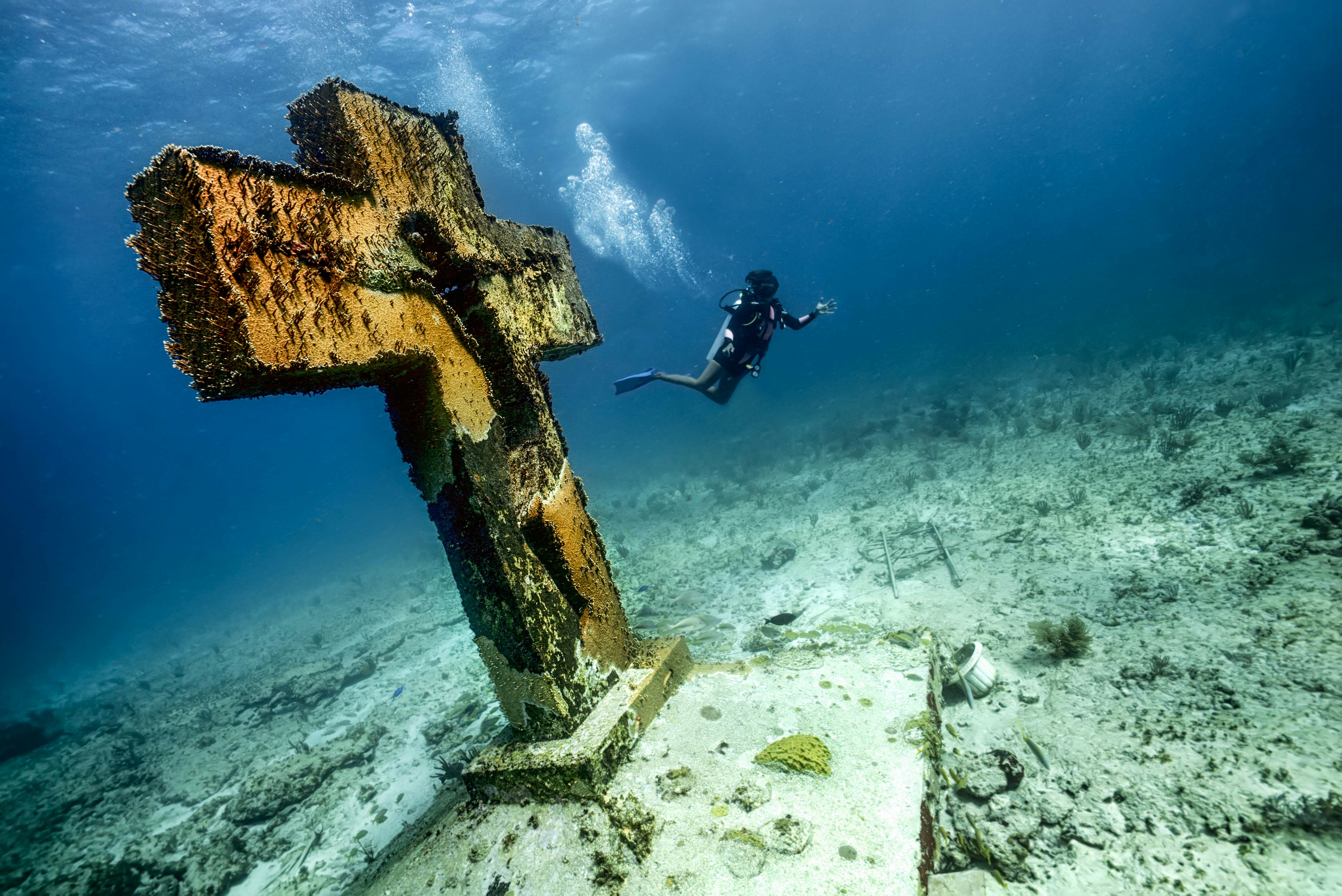 https://mdw-travel-data-us-east-1.s3.amazonaws.com/img/country/Mexico/Isla-Mujeres/img_03.jpg