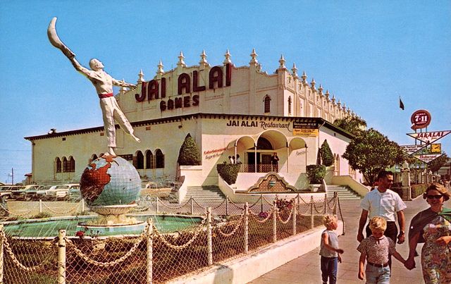 https://mdw-travel-data-us-east-1.s3.amazonaws.com/img/country/Mexico/Jai-Alai-Fronton-Palace/img_01.jpg