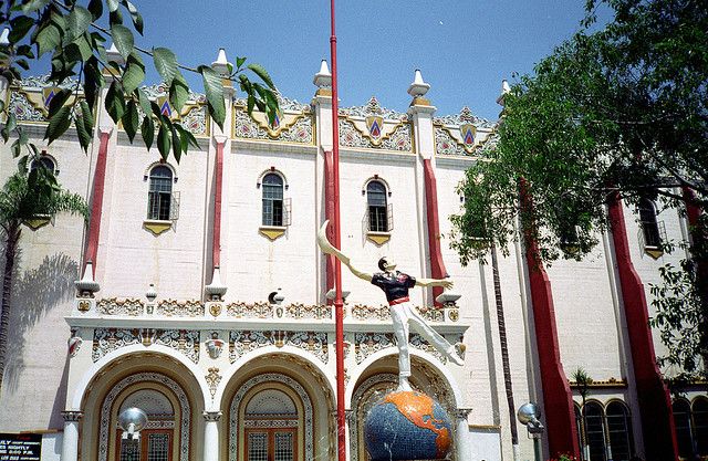 https://mdw-travel-data-us-east-1.s3.amazonaws.com/img/country/Mexico/Jai-Alai-Fronton-Palace/img_02.jpg
