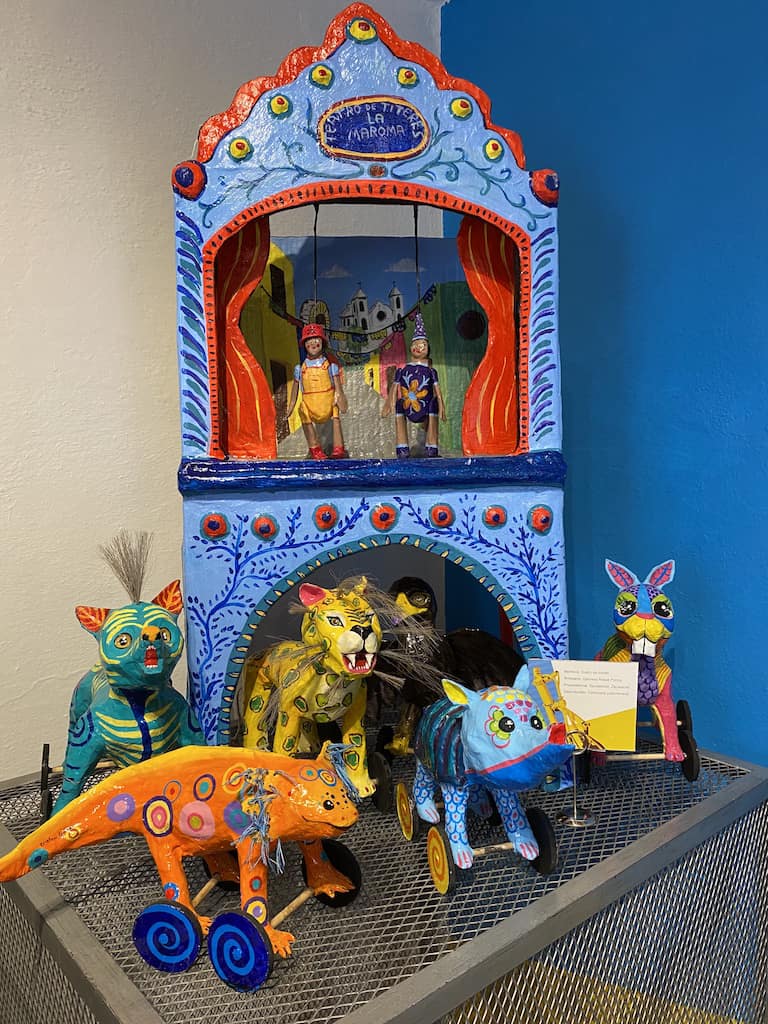https://mdw-travel-data-us-east-1.s3.amazonaws.com/img/country/Mexico/La-Esquina-Toy-Museum/img_03.jpg