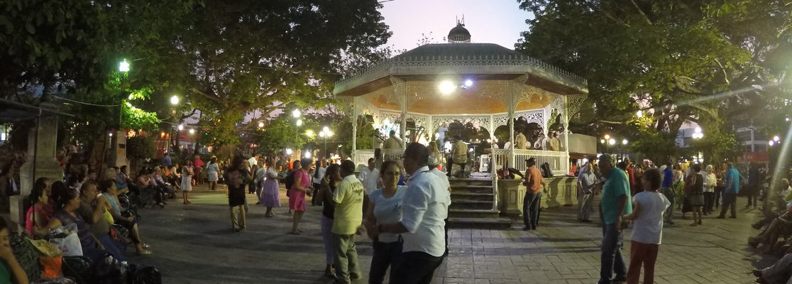 https://mdw-travel-data-us-east-1.s3.amazonaws.com/img/country/Mexico/La-Marimba-Park/img_00.jpg