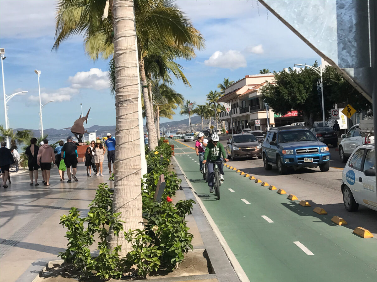 https://mdw-travel-data-us-east-1.s3.amazonaws.com/img/country/Mexico/La-Paz-Malecon/img_01.jpg