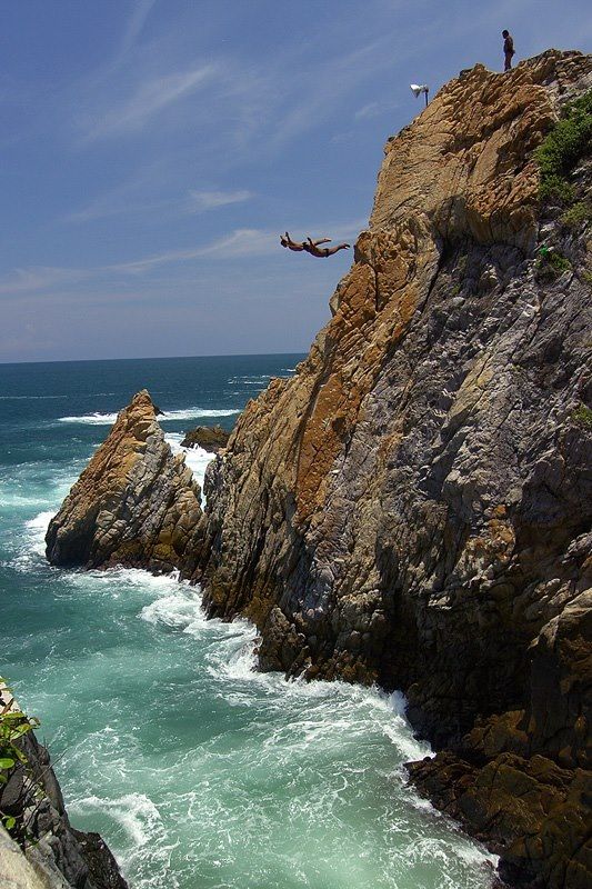 https://mdw-travel-data-us-east-1.s3.amazonaws.com/img/country/Mexico/La-Quebrada/img_03.jpg