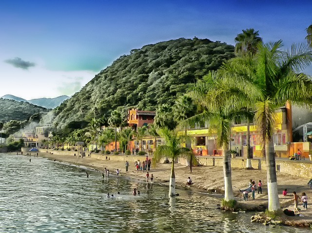 https://mdw-travel-data-us-east-1.s3.amazonaws.com/img/country/Mexico/Lake-Chapala/img_03.jpg