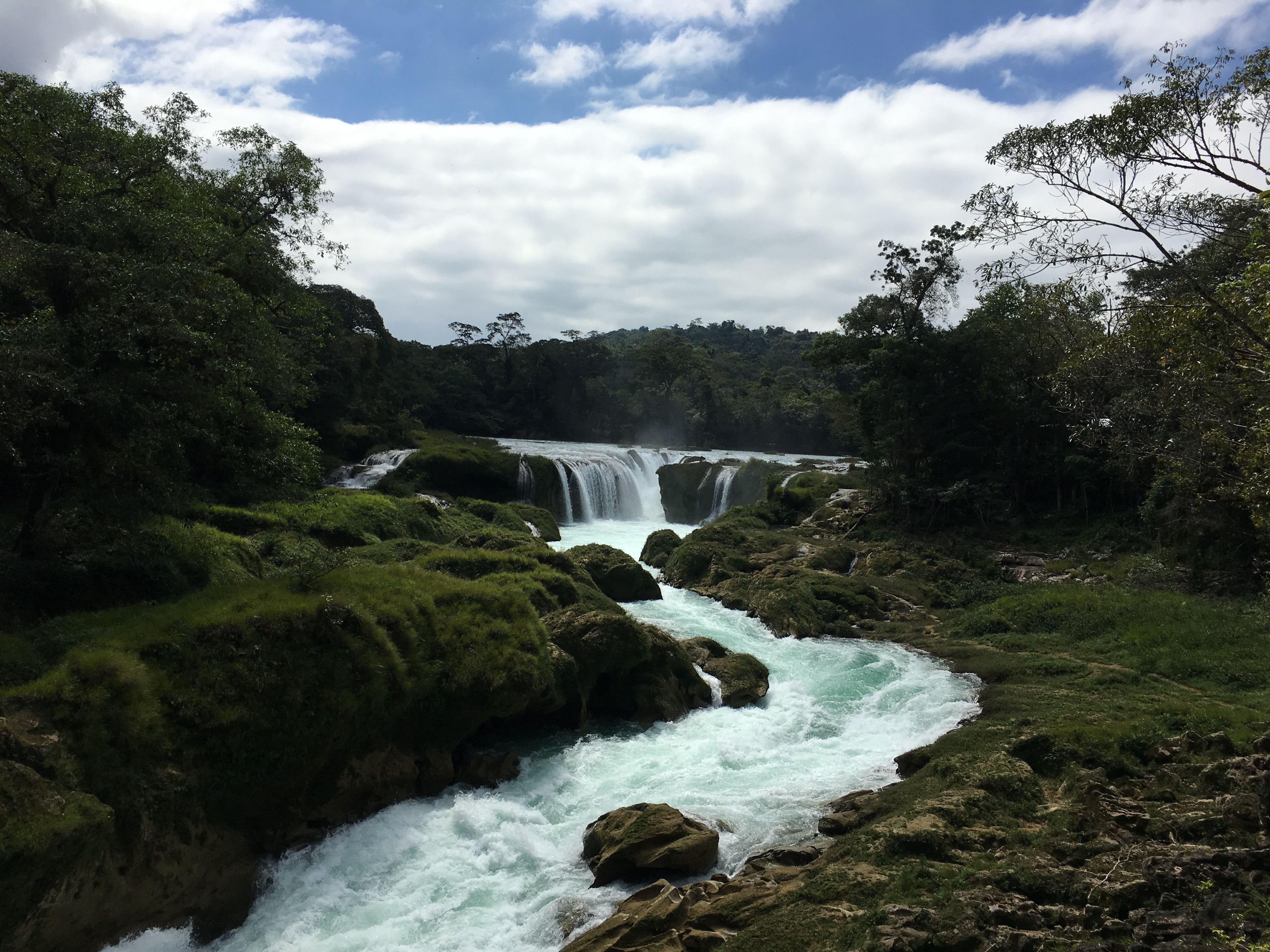 https://mdw-travel-data-us-east-1.s3.amazonaws.com/img/country/Mexico/Las-Nubes-Waterfalls/img_01.jpg