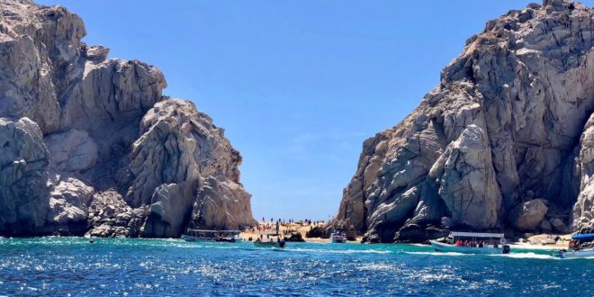 https://mdw-travel-data-us-east-1.s3.amazonaws.com/img/country/Mexico/Lovers-Beach/img_01.jpg
