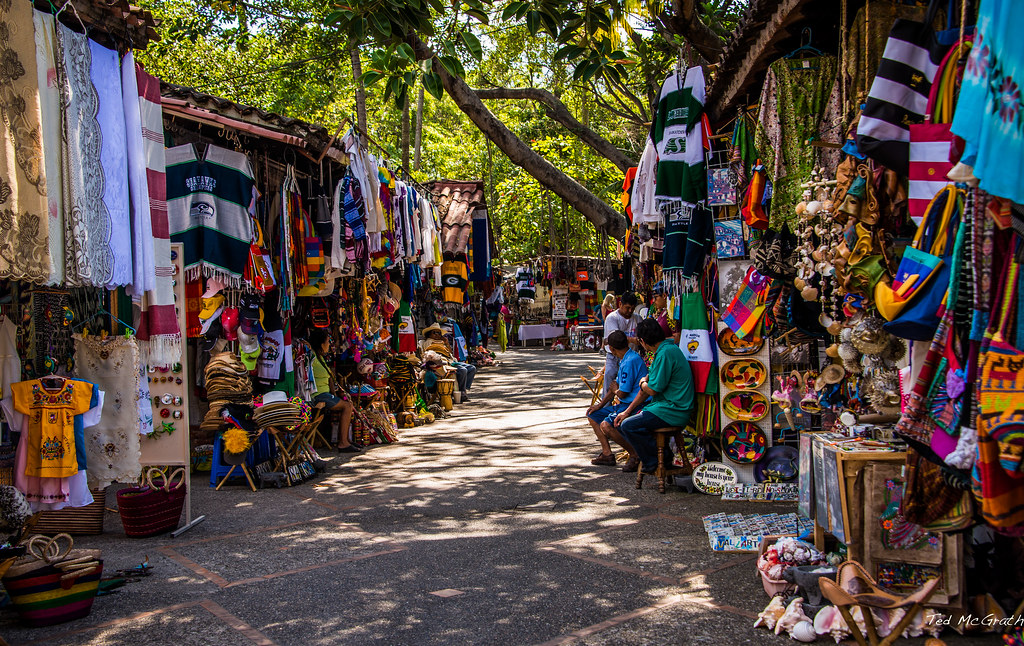 https://mdw-travel-data-us-east-1.s3.amazonaws.com/img/country/Mexico/Market/img_01.jpg