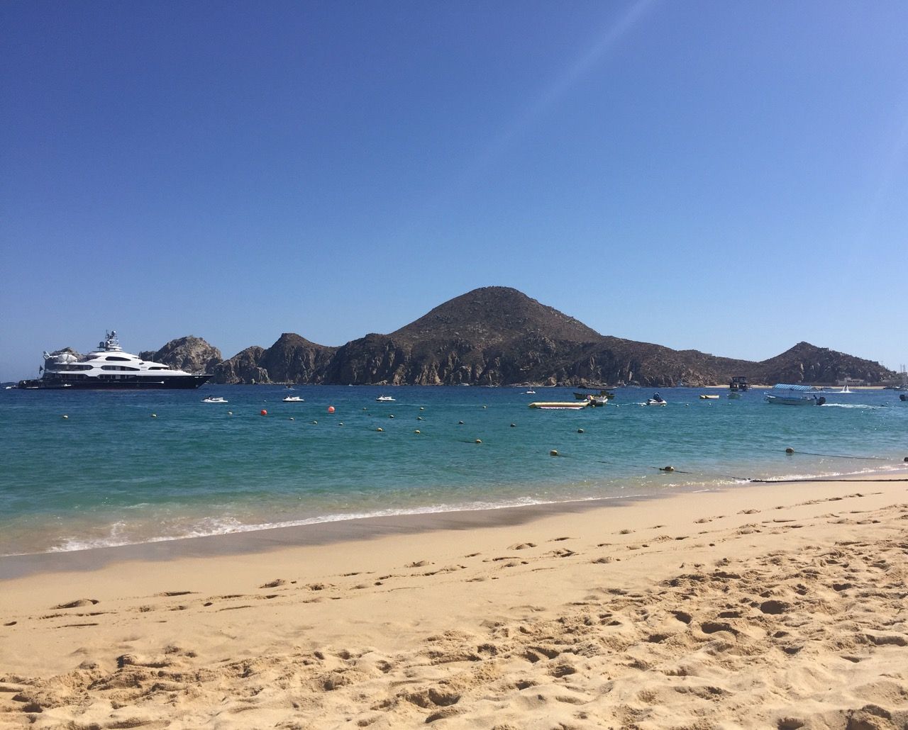 https://mdw-travel-data-us-east-1.s3.amazonaws.com/img/country/Mexico/Medano-Beach/img_02.jpg