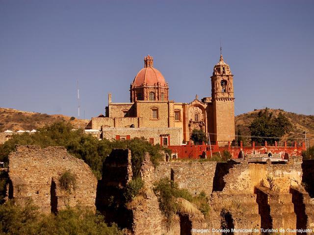 https://mdw-travel-data-us-east-1.s3.amazonaws.com/img/country/Mexico/Mineral-de-la-Valenciana/img_01.jpg