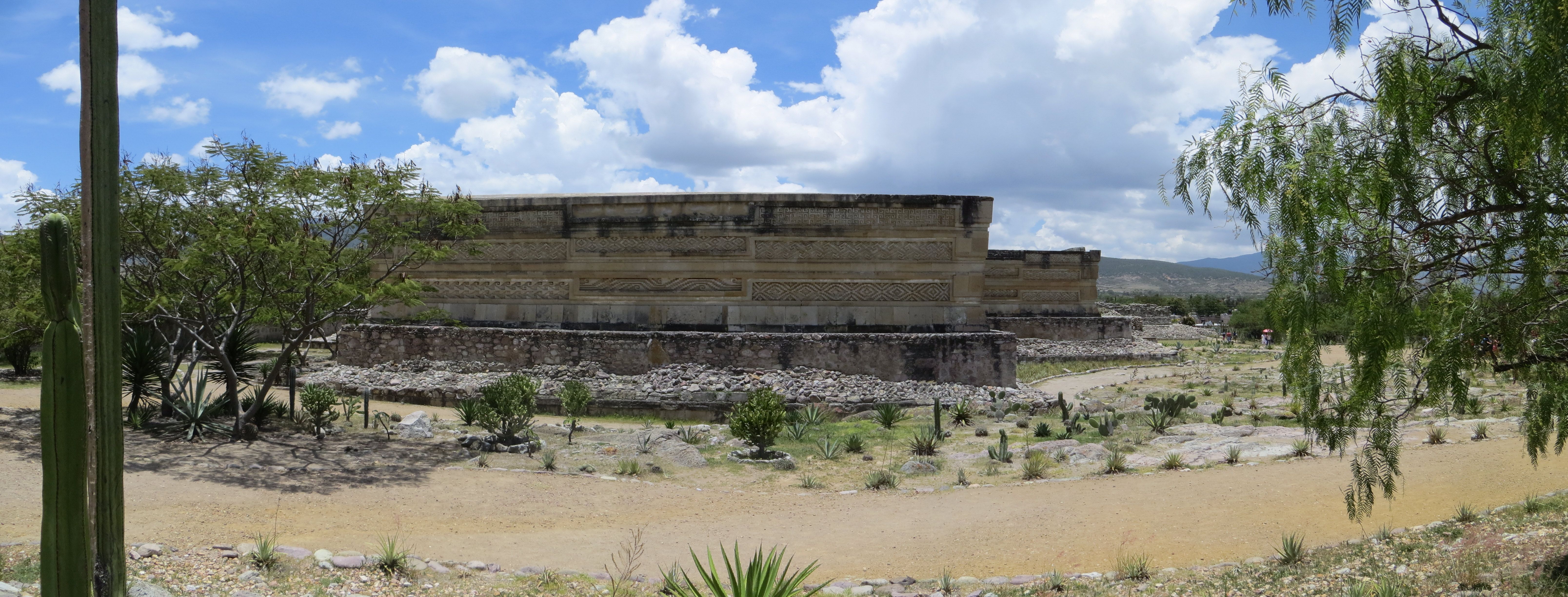 https://mdw-travel-data-us-east-1.s3.amazonaws.com/img/country/Mexico/Mitla/img_03.jpg
