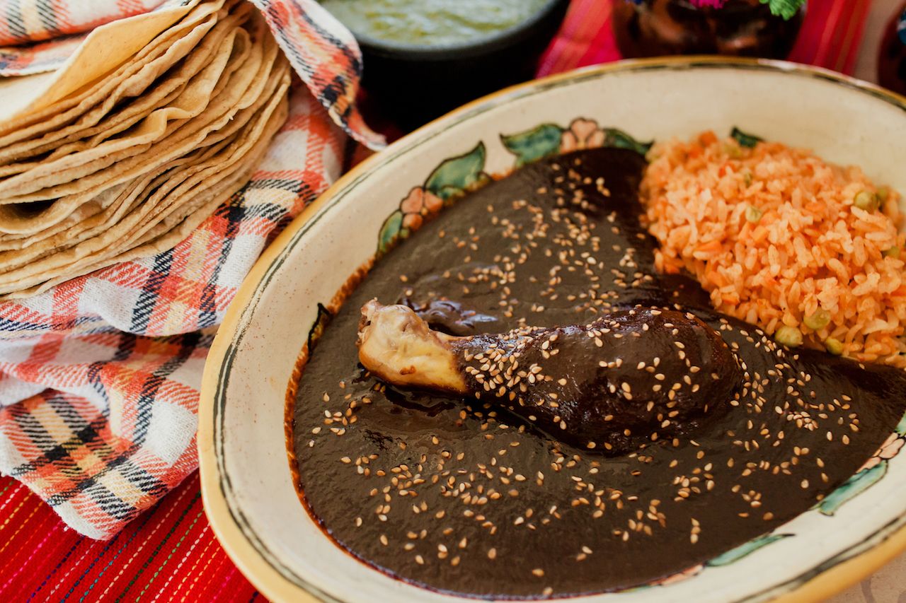 https://mdw-travel-data-us-east-1.s3.amazonaws.com/img/country/Mexico/Mole-Poblano-Fair/img_02.jpg