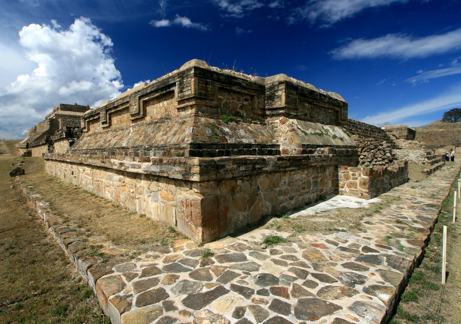 https://mdw-travel-data-us-east-1.s3.amazonaws.com/img/country/Mexico/Monte-Alban/img_02.jpg