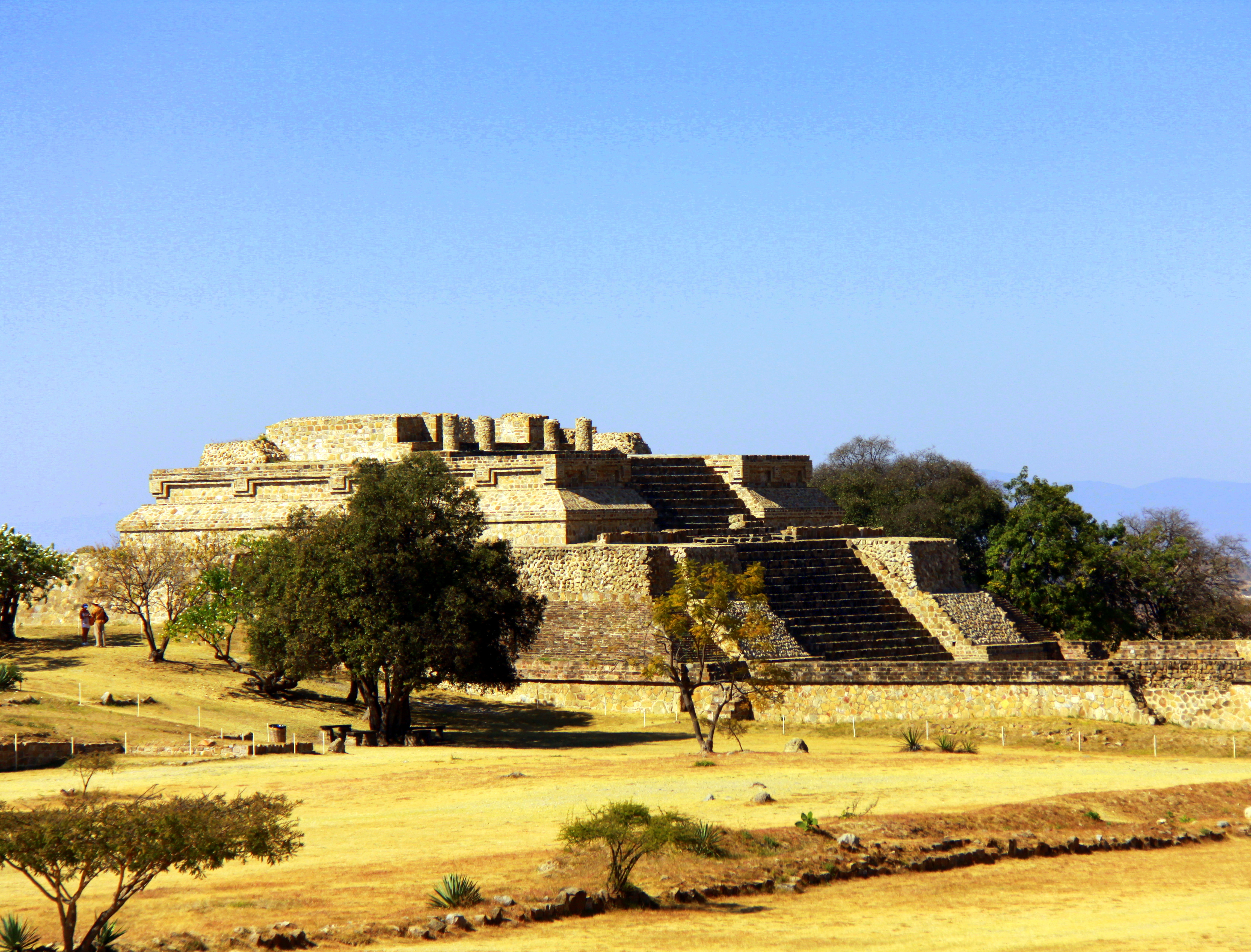 https://mdw-travel-data-us-east-1.s3.amazonaws.com/img/country/Mexico/Monte-Alban/img_03.jpg