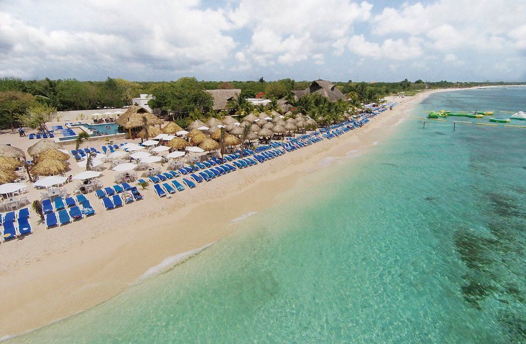 https://mdw-travel-data-us-east-1.s3.amazonaws.com/img/country/Mexico/Mr-Sanchos-Cozumel/img_02.jpg