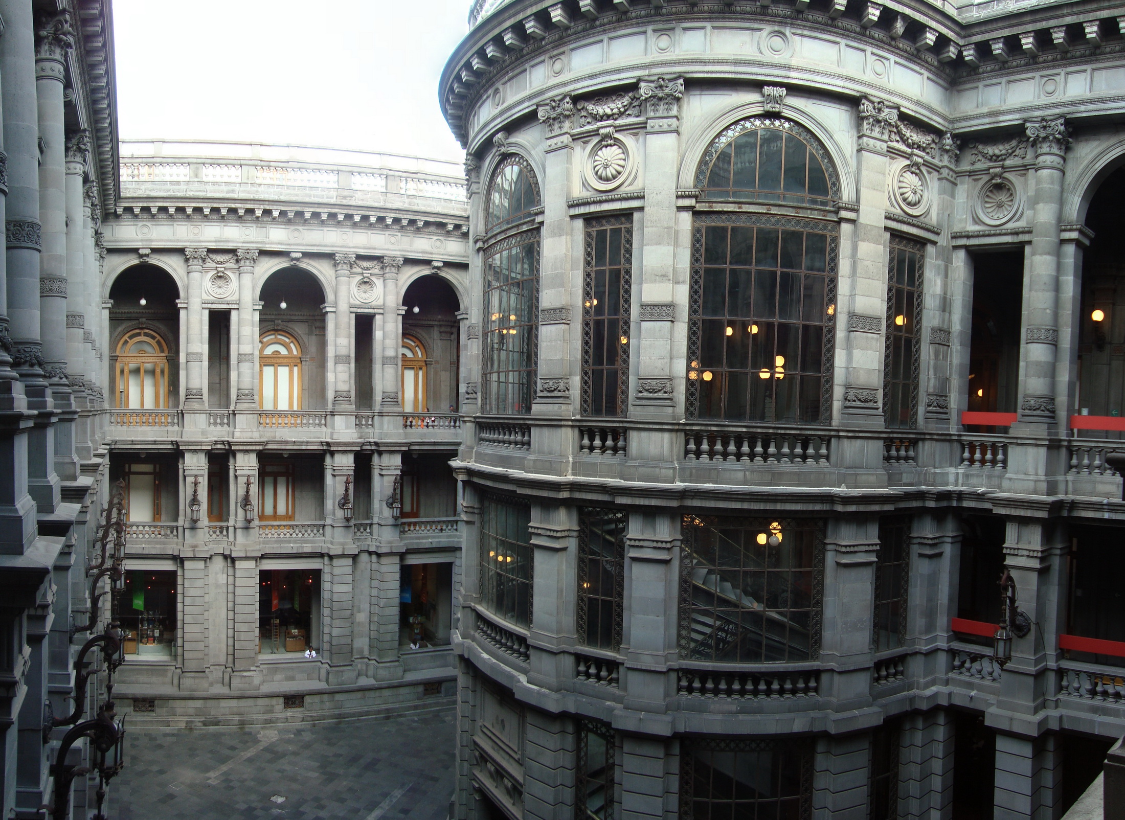 https://mdw-travel-data-us-east-1.s3.amazonaws.com/img/country/Mexico/Museo-Nacional-de-Arte/img_03.jpg