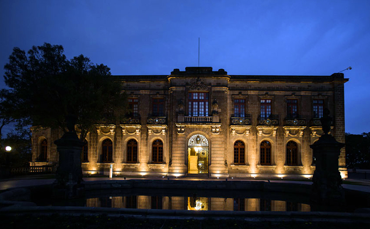 https://mdw-travel-data-us-east-1.s3.amazonaws.com/img/country/Mexico/Museo-Nacional-de-Historia/img_01.jpg