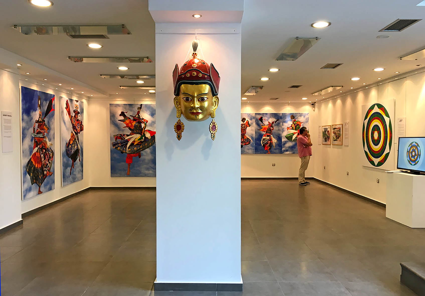 https://mdw-travel-data-us-east-1.s3.amazonaws.com/img/country/Mexico/Oaxaca-Contemporary-Art-Museum--MACO-/img_03.jpg