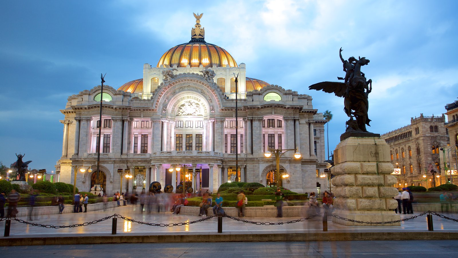 https://mdw-travel-data-us-east-1.s3.amazonaws.com/img/country/Mexico/Palacio-de-Bellas-Artes/img_02.jpg