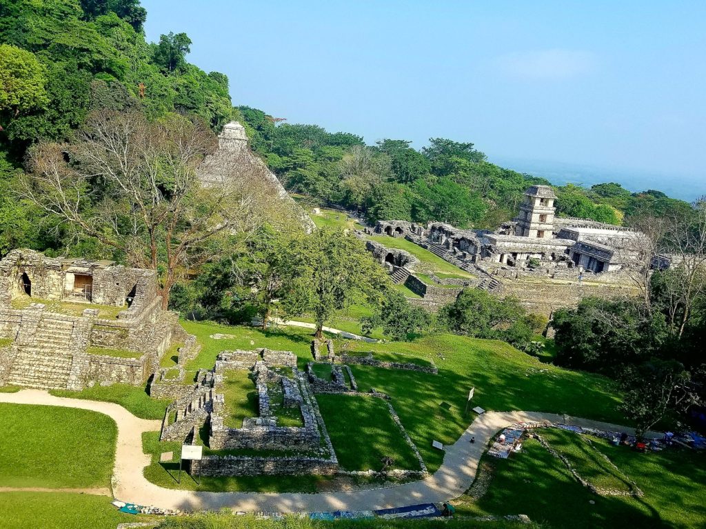 https://mdw-travel-data-us-east-1.s3.amazonaws.com/img/country/Mexico/Palenque-Archaeological-Zone/img_01.jpg