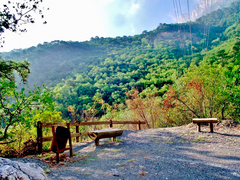 https://mdw-travel-data-us-east-1.s3.amazonaws.com/img/country/Mexico/Parque-Ecologico-Chipinque/img_00.jpg