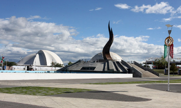 https://mdw-travel-data-us-east-1.s3.amazonaws.com/img/country/Mexico/Parque-Guanajuato-Bicentenario/img_02.jpg