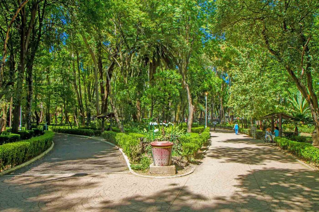 https://mdw-travel-data-us-east-1.s3.amazonaws.com/img/country/Mexico/Parque-Los-Fundadores/img_02.jpg