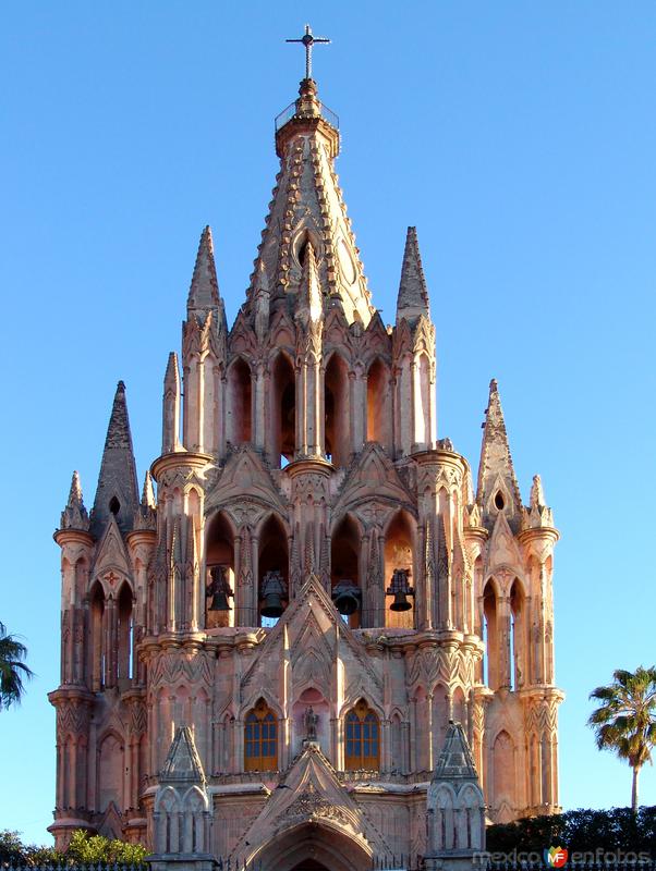 https://mdw-travel-data-us-east-1.s3.amazonaws.com/img/country/Mexico/Parroquia-de-San-Miguel-Arcangel/img_03.jpg