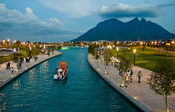 https://mdw-travel-data-us-east-1.s3.amazonaws.com/img/country/Mexico/Paseo-Santa-Lucia/img_01.jpg