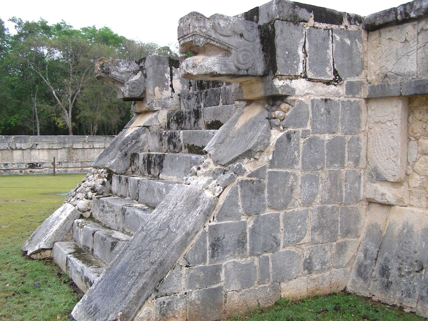 https://mdw-travel-data-us-east-1.s3.amazonaws.com/img/country/Mexico/Platform-of-the-Venus/img_03.jpg