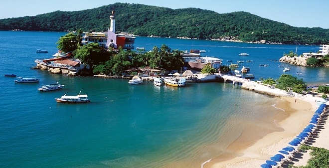 https://mdw-travel-data-us-east-1.s3.amazonaws.com/img/country/Mexico/Playa-Caleta-y-Caletilla/img_03.jpg