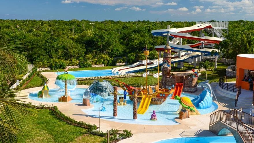 https://mdw-travel-data-us-east-1.s3.amazonaws.com/img/country/Mexico/Playa-Mia-Grand-Beach-Park/img_00.jpg