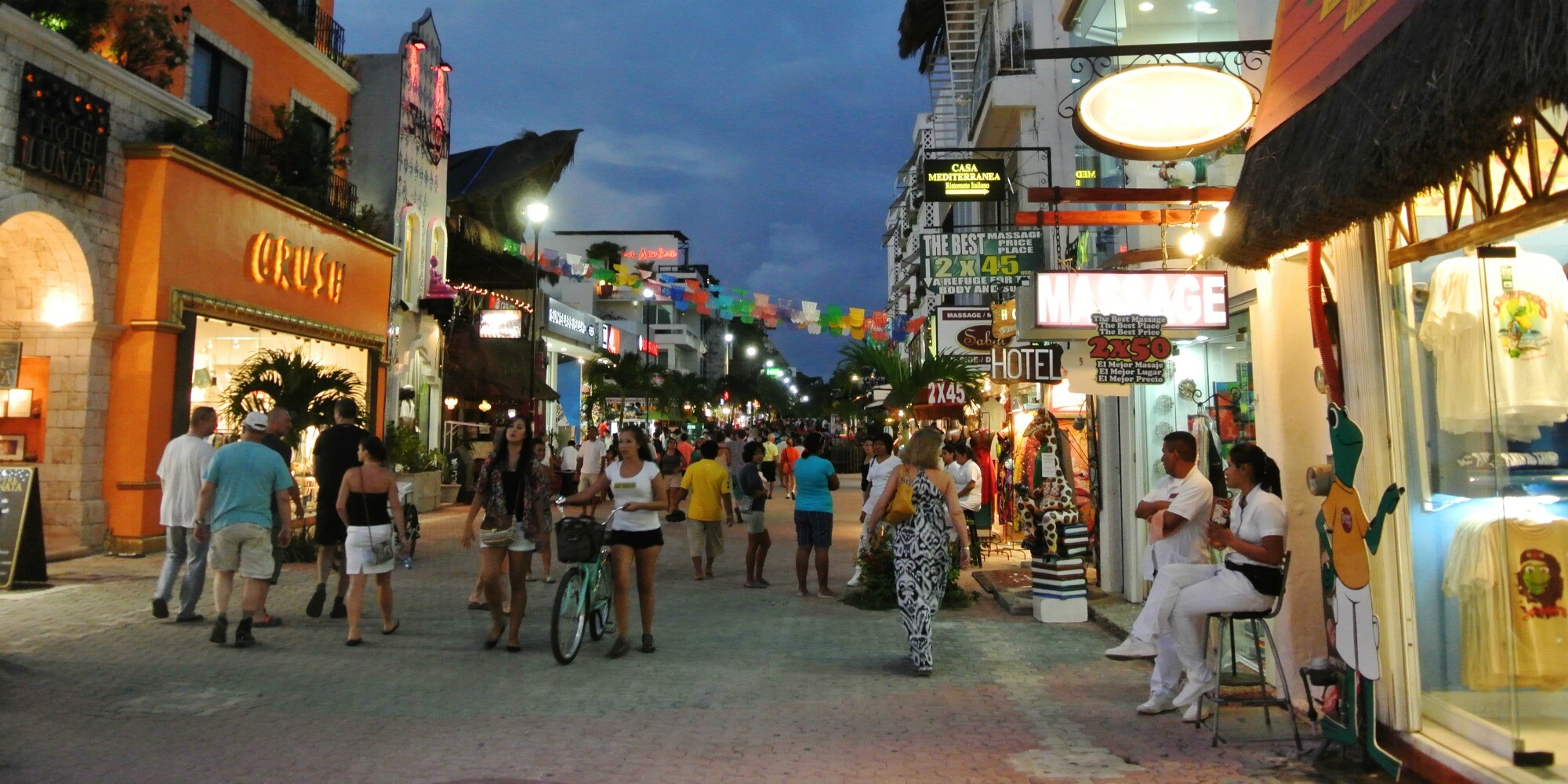 https://mdw-travel-data-us-east-1.s3.amazonaws.com/img/country/Mexico/Playa-del-Carmen/img_01.jpg