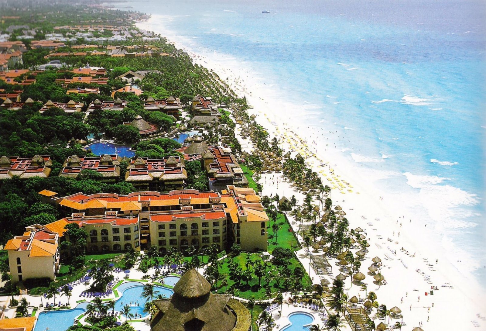 https://mdw-travel-data-us-east-1.s3.amazonaws.com/img/country/Mexico/Playa-del-Carmen/img_03.jpg