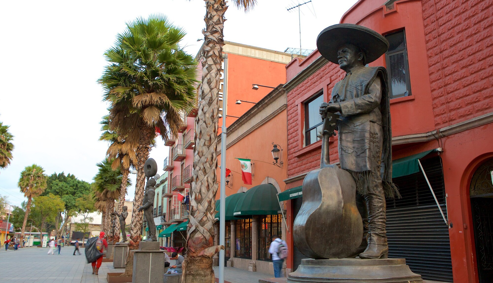 https://mdw-travel-data-us-east-1.s3.amazonaws.com/img/country/Mexico/Plaza-Garibaldi/img_00.jpg