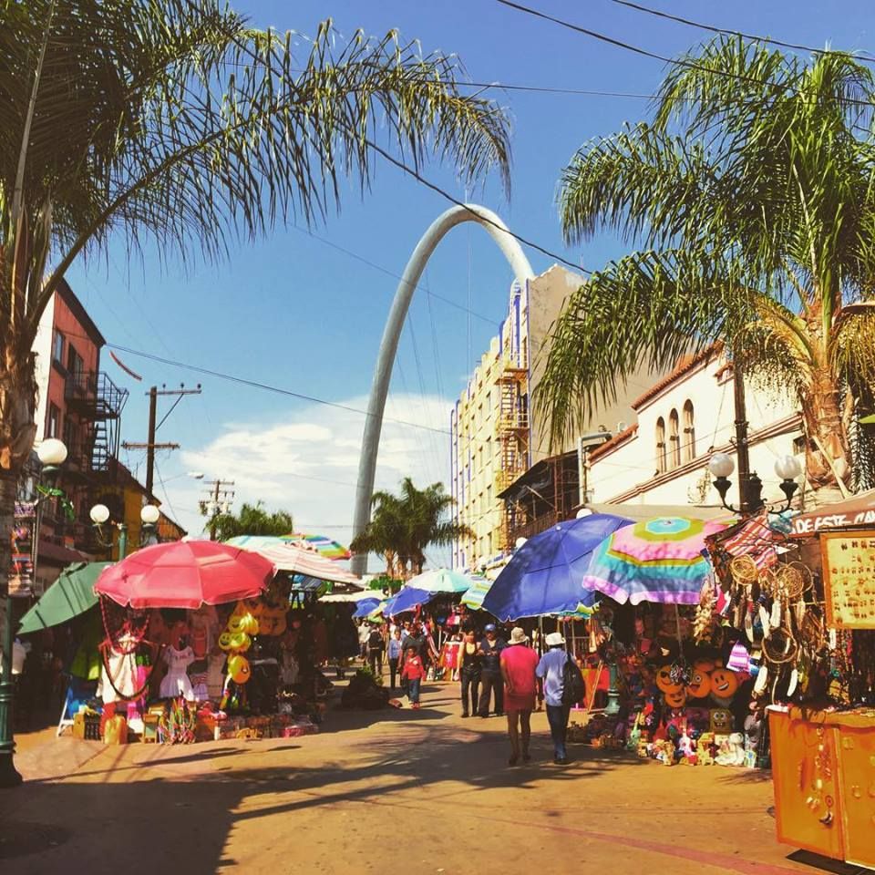 https://mdw-travel-data-us-east-1.s3.amazonaws.com/img/country/Mexico/Plaza-Santa-Cecilia/img_00.jpg