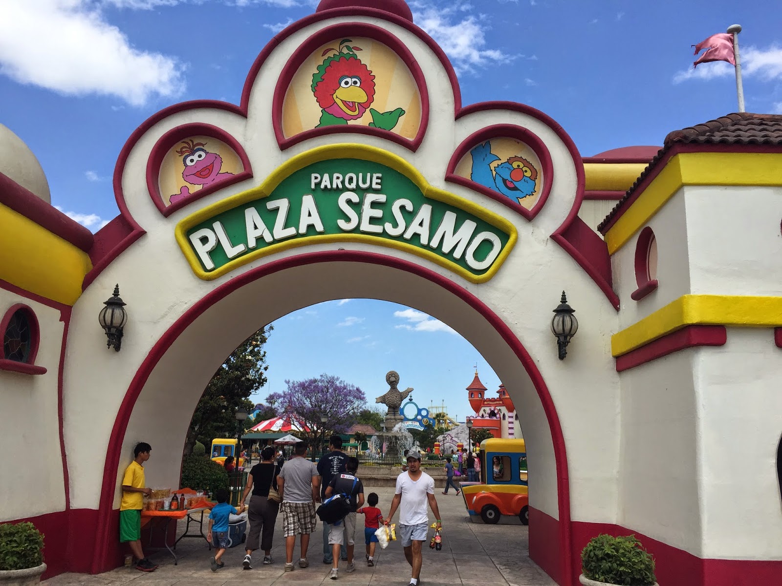 https://mdw-travel-data-us-east-1.s3.amazonaws.com/img/country/Mexico/Plaza-Sesamo/img_01.jpg