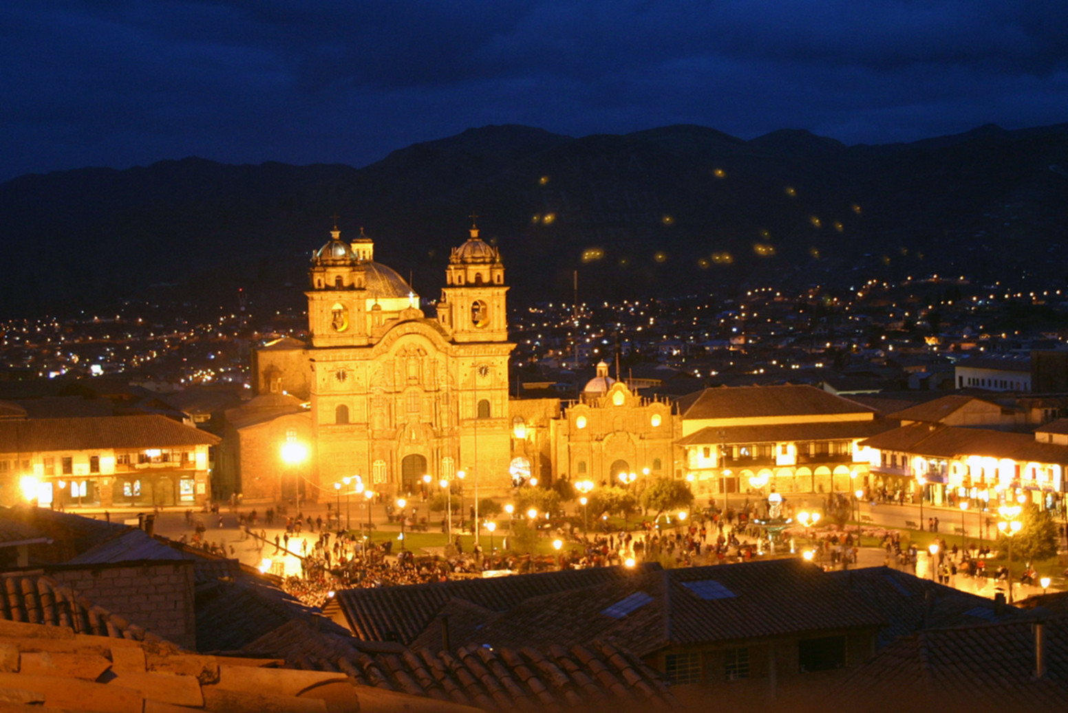https://mdw-travel-data-us-east-1.s3.amazonaws.com/img/country/Mexico/Plaza-de-Armas/img_00.jpg